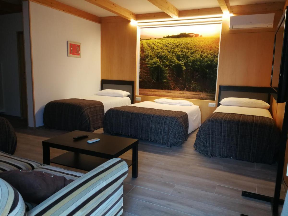 Hotel Rural Cal Ruget Vilobi Del Penedes Экстерьер фото